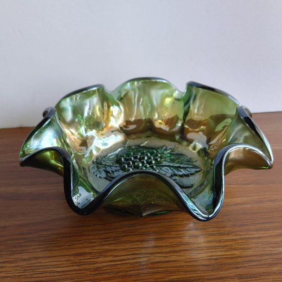 Vintage Imperial Carnival Glass Ruffled Bowl in Heavy Grape Pattern Green - Picture 3 of 6